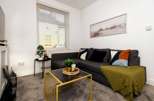 Barry House | Two-Bedroom Townhouse