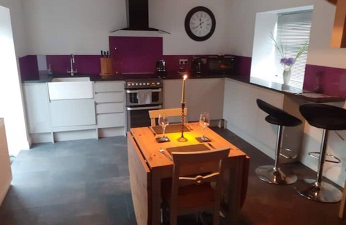 Olveston Apartment | Two bedroom barn conversion in Thornbury.nn