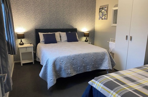 Hawera House | Two Bedroom Guest House