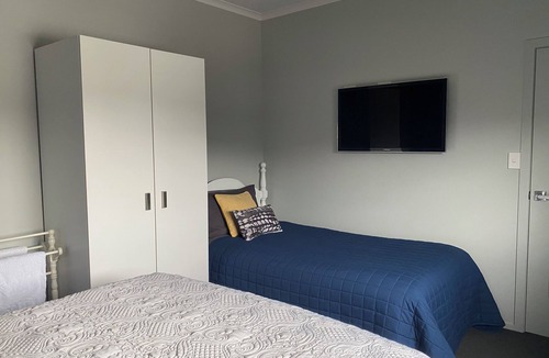 Hawera House | Two Bedroom Guest House