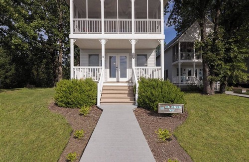 Grand Rivers Condo | Two Bedroom Harbor View Condo
