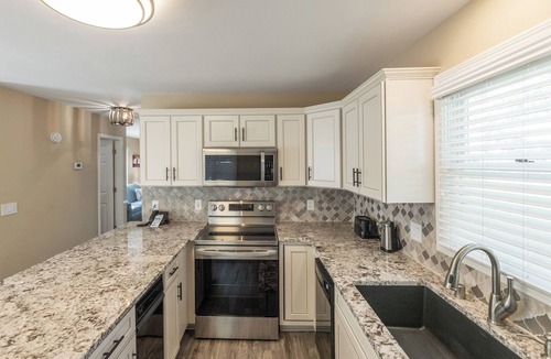 Grand Rivers Condo | Two Bedroom Harbor View Condo