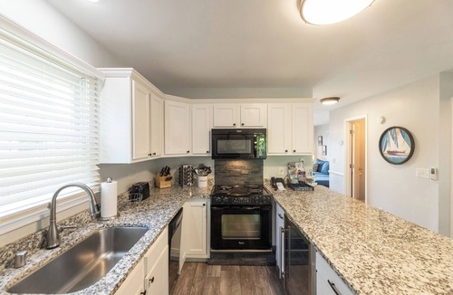 Grand Rivers Condo | Two Bedroom Harbor View Condo