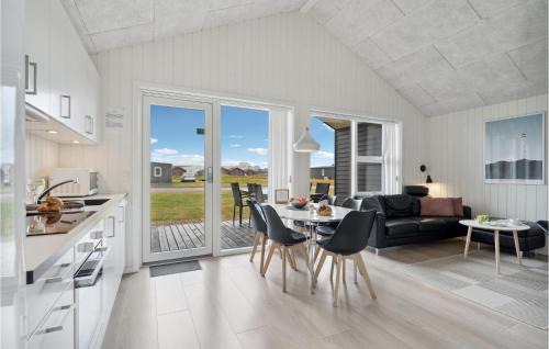 Sondervig House | Two-Bedroom Holiday Home Ringkøbing 04