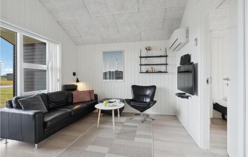 Sondervig House | Two-Bedroom Holiday Home Ringkøbing 04