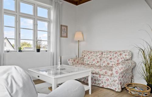 Houvig Strand House | Two-Bedroom Holiday Home In Ringkobing