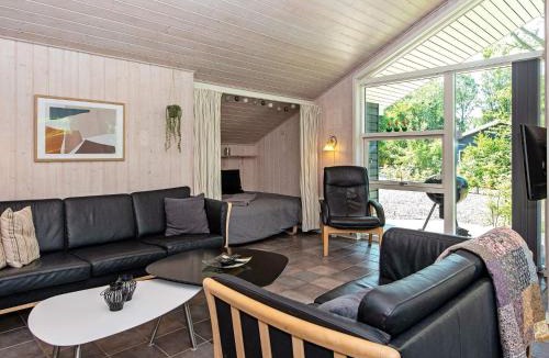 Arrild Ferieby House | Two-Bedroom Holiday home in Toftlund 5