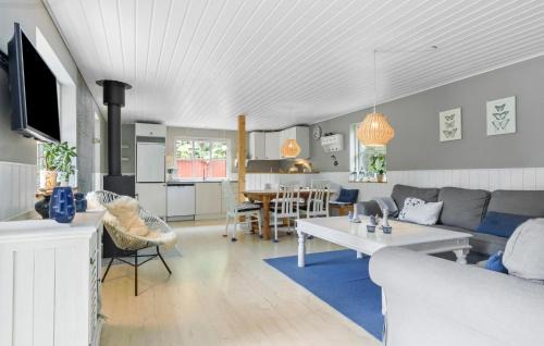 Femmøller House | Two-Bedroom Holiday Home In Ebeltoft