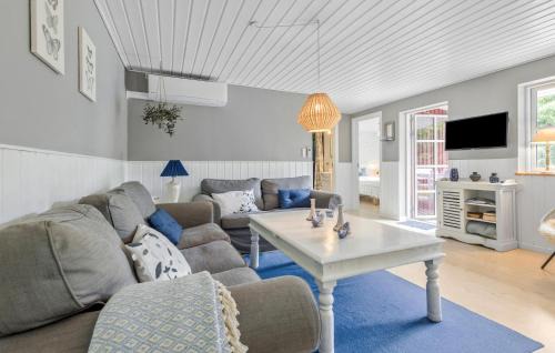 Femmøller House | Two-Bedroom Holiday Home In Ebeltoft