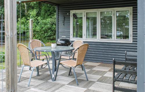 Egense House | Two-Bedroom Holiday Home In Storvorde