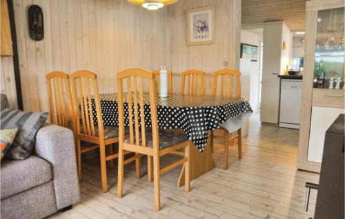 Hasmark Strand House | Two-Bedroom Holiday Home In Otterup