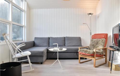 Fjand Badeby House | Two-Bedroom Holiday Home In Ulfborg