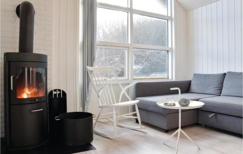 Fjand Badeby House | Two-Bedroom Holiday Home In Ulfborg