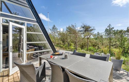 Fjand Badeby House | Two-Bedroom Holiday Home In Ulfborg