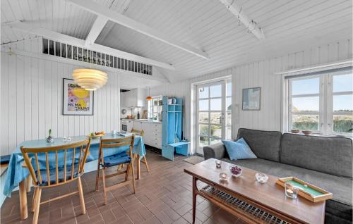 Fjand Badeby House | Two-Bedroom Holiday Home In Ulfborg