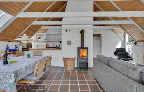 Ristinge House | Two-Bedroom Holiday Home In Humble