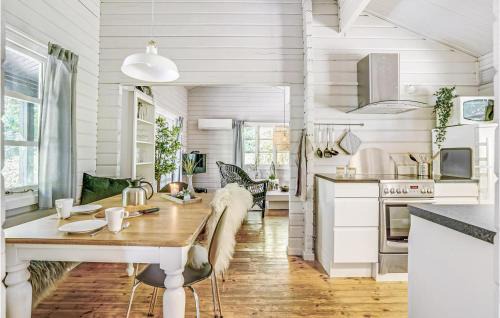 Kollund House | Two-Bedroom Holiday Home In Krusa