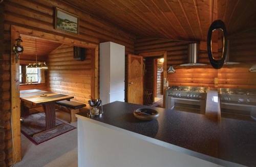 Ronbjerg House | Two-Bedroom Holiday Home in Roslev