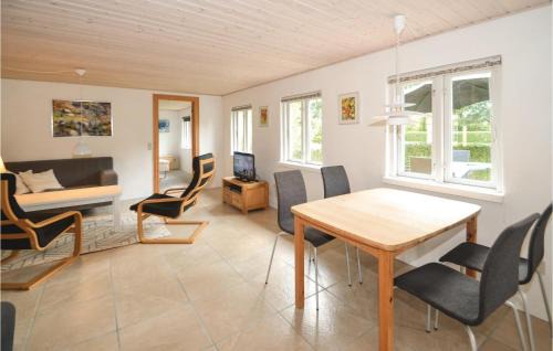 Stege House | Two-Bedroom Holiday Home In Stege