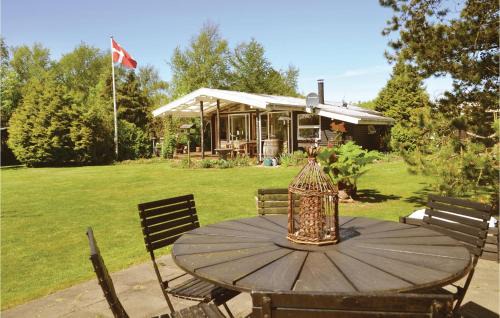 Skaven Strand House | Two-Bedroom Holiday Home In Tarm