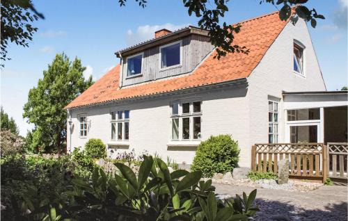 Thyholm House | Two-Bedroom Holiday Home Thyholm With Sea View 04