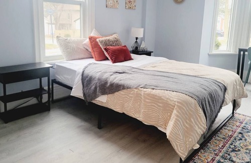 Winona House | Two Bedroom Home in Charming Stoney Creek
