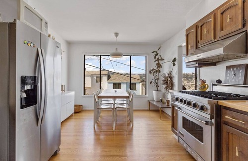 Excelsior House | Two Bedroom Home Near the Freeway for Easy Access