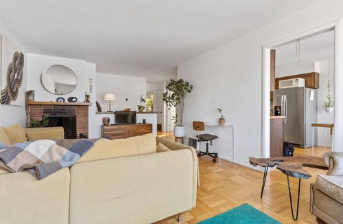 Excelsior House | Two Bedroom Home Near the Freeway for Easy Access