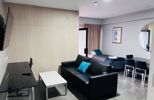 Hamilton Apartment | Two Bedroom Interconnect