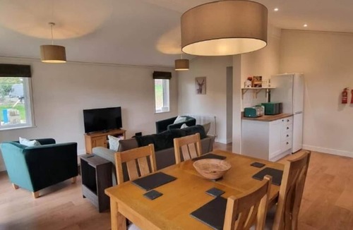 Liskeard Apartment | Two Bedroom Lodge - Meadow - With Balcony