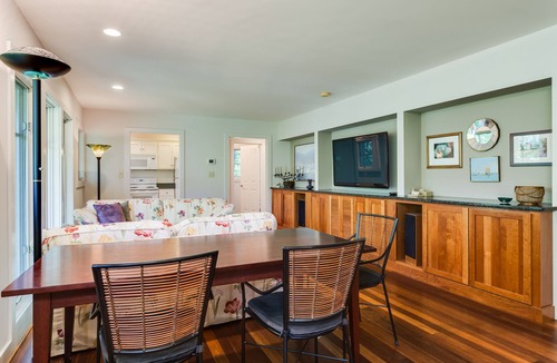 Batesville House | Two Bedroom Loft Near Charlottesville and Wineries, Dog Friendly