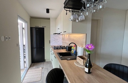 Drage House | Two Bedroom Mobile Home with Terrace and Sea View