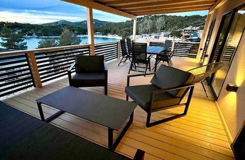 Drage House | Two Bedroom Mobile Home with Terrace and Sea View