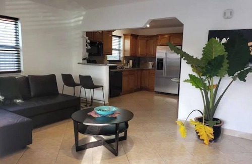 The Roads House | Two Bedroom Place Close to Brickell