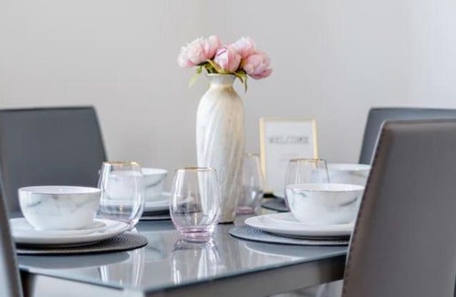 Cann Hall Apartment | Two bedroom serviced apartment, London