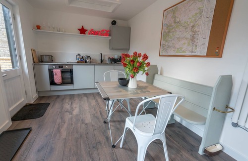 Balfron Apartment | Two bedroom, single-storey detached lodge.