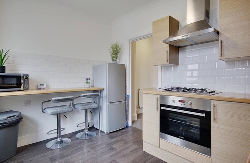 Bournemouth Apartment | Two Bedroom Spacious Modern Central Apartment