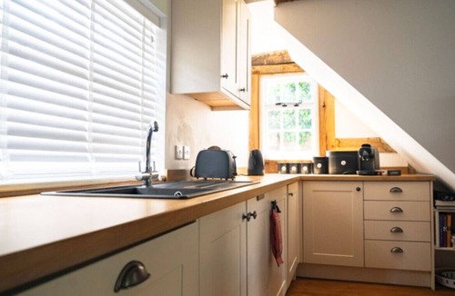 Manningford Bruce House | Two Bedroom Thatched cottage