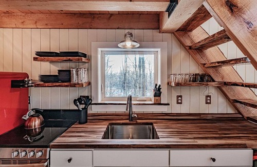 Springvale Cabin | Two bedroom treehouse in United States of America, Sanford