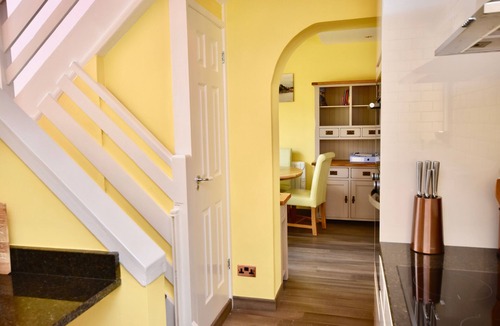 Ryde House | Two Bedroom/Two Bathroom. Tranquil and Conveniently Situated.