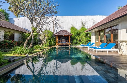 Batubelig Villa | Two Bedroom Villa near Seminyak, 2 mnts walk to the Beach