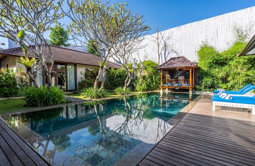 Batubelig Villa | Two Bedroom Villa near Seminyak, 2 mnts walk to the Beach