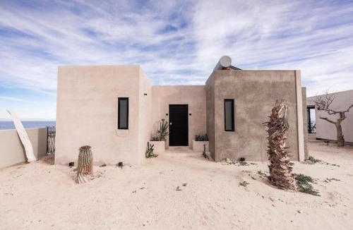 Vinorama Villa | Two-bedroom waterfront villa