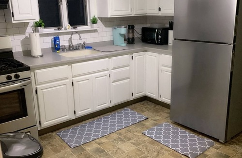 Deer Park House | Two BR - Convenient Oasis