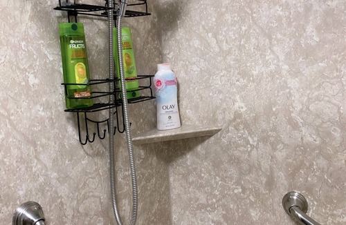 Deer Park House | Two BR - Convenient Oasis