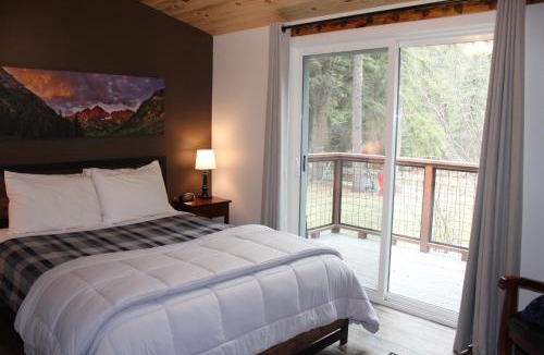 Bailey Cabin | Two Bridges Lodge