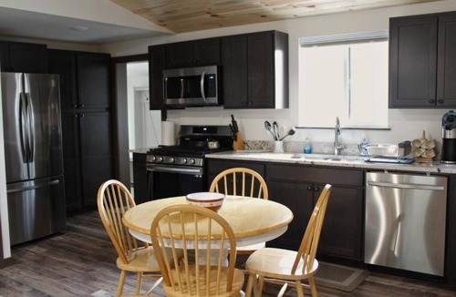 Bailey Cabin | Two Bridges Lodge