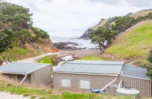 Taiharuru House | Two-cabin complex at private beach with 3 bedroom house