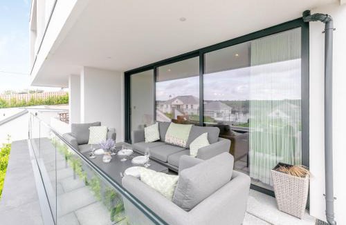 Carlyon Bay House | Two Chi An Mor