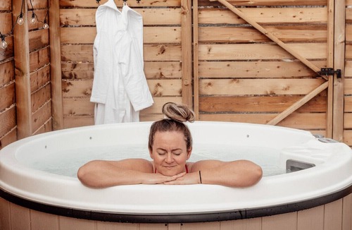 Dublin Shore Apartment | Two Cliffside Domes - Hot Tubs, Firepit, Decks, Perfect for Families & Groups
